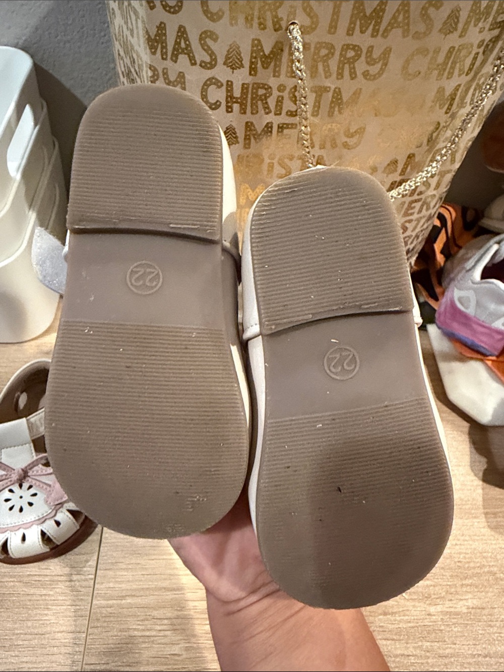 Girls Dress Shoes. Old Navy and Taranis - Picture 9 of 10